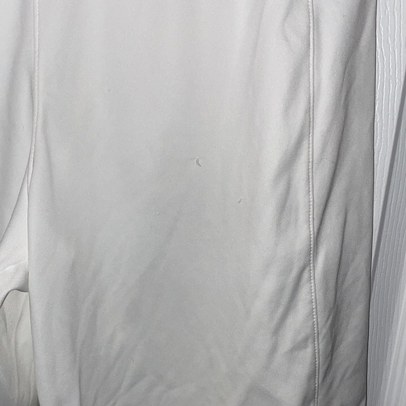 White under armour training shorts - Picture 2 of 4